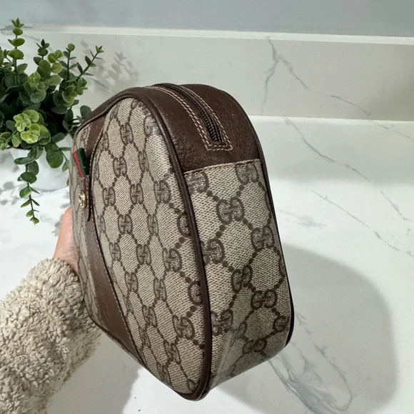 SOLD-Authentic Vintage Gucci Brown Monogram Wristlet Bag - Picture 6 of 16